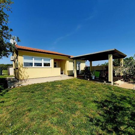 Holiday House Romi Pula Buitenkant foto