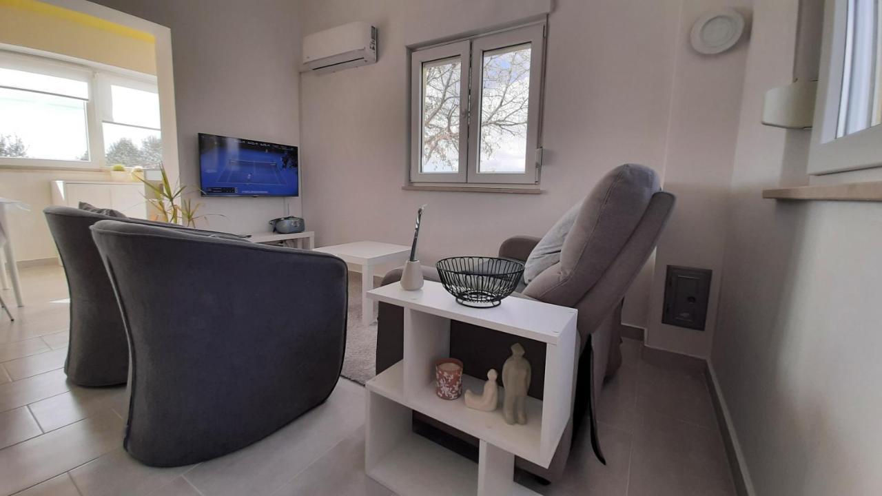 Holiday House Romi Pula Buitenkant foto