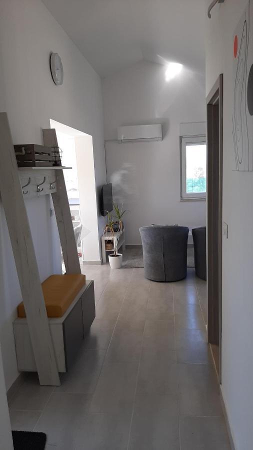 Holiday House Romi Pula Buitenkant foto