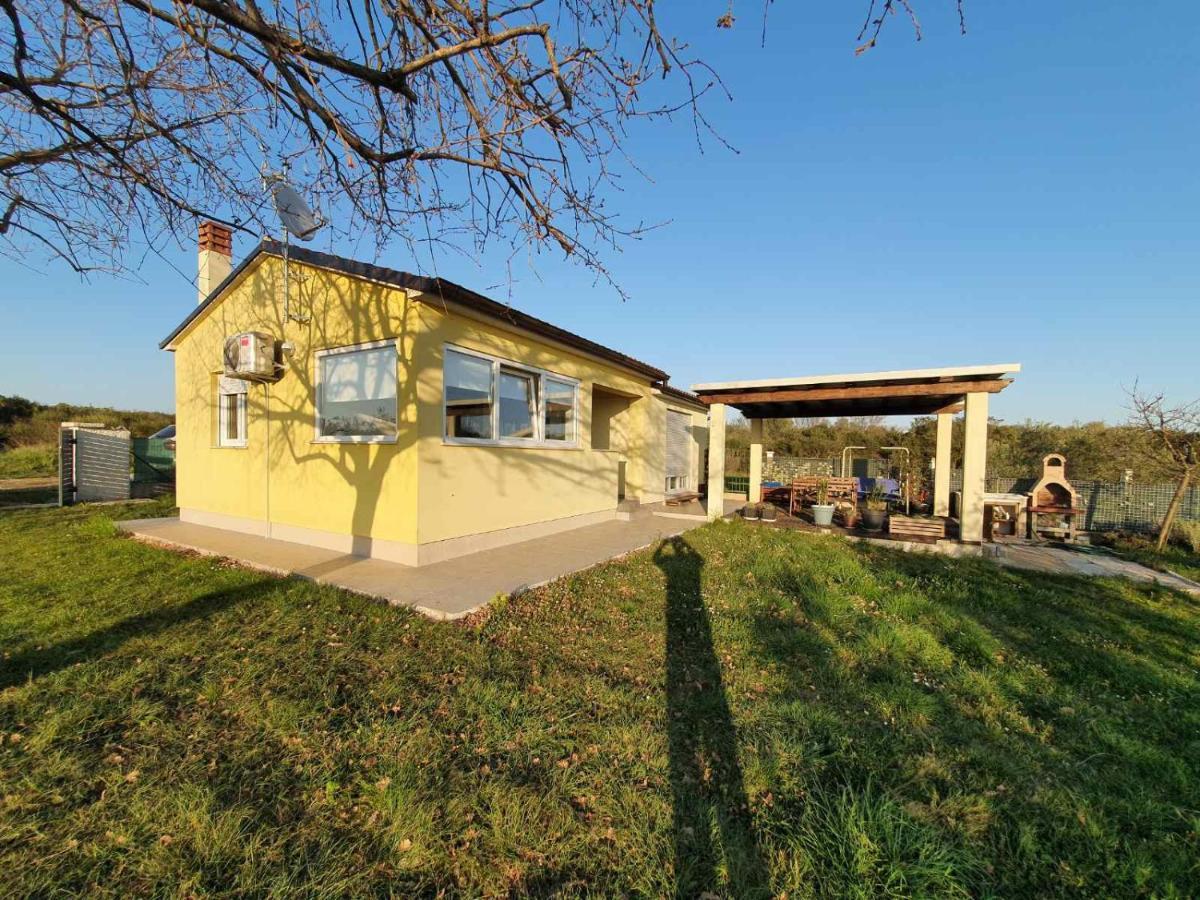 Holiday House Romi Pula Buitenkant foto