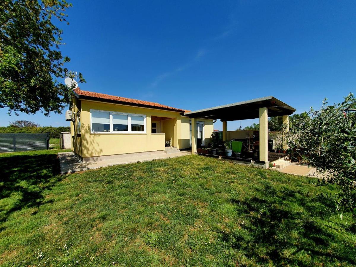 Holiday House Romi Pula Buitenkant foto